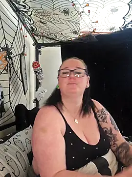 Snapshot of Bunny_Cummings chatting on October 24, 2025, 10:25 am Bunny Cummings online show from October 24, 2025, 10:25 am