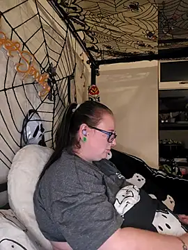 Snapshot of Bunny_Cummings chatting on October 17, 2025, 10:00 pm Bunny Cummings online show from October 17, 2025, 10:00 pm