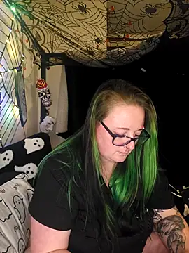 Snapshot of Bunny_Cummings chatting on October 19, 2025, 9:28 pm Bunny Cummings online show from October 19, 2025, 9:28 pm