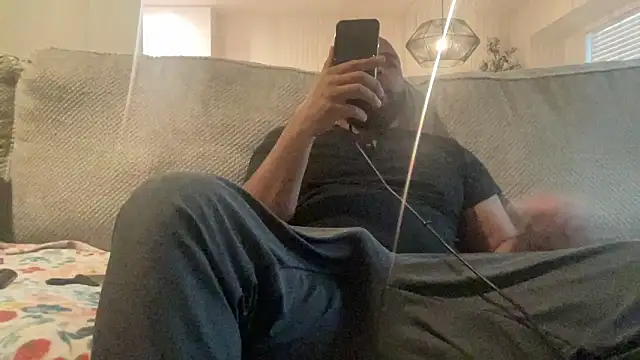 Snapshot of Bbcfun44 chatting on January 29, 2025, 10:43 pm Bbcfun44 online show from January 29, 2025, 10:43 pm