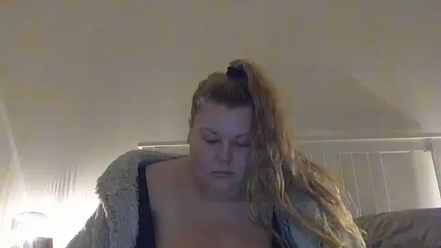 Snapshot of Busty-BBW-Emilie chatting on January 25, 2025, 11:43 pm Busty-BBW-Emilie online show from January 25, 2025, 11:43 pm