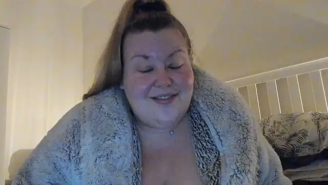 Snapshot of Busty-BBW-Emilie chatting on March 3, 2025, 2:33 am Busty-BBW-Emilie online show from March 3, 2025, 2:33 am