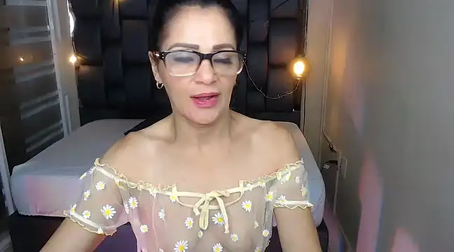 Snapshot of margot_smith_ chatting on March 6, 2025, 12:30 pm margot smith online show from March 6, 2025, 12:30 pm