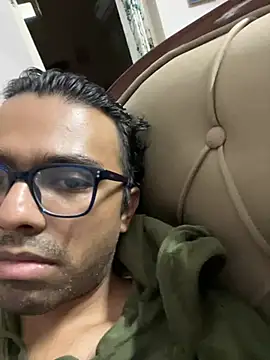 BoyzaraHatke online show from July 13, 2026, 1:32 pm