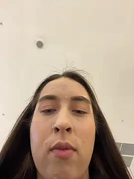 Snapshot of Holly_Play chatting on November 23, 2025, 12:04 pm Holly Play online show from November 23, 2025, 12:04 pm