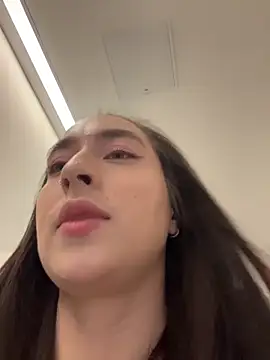 Holly Play online show from February 12, 2026, 9:09 am