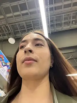 Holly Play online show from April 8, 2026, 12:06 pm