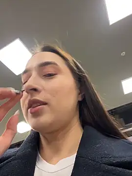 Snapshot of Holly_Play chatting on November 17, 2025, 12:09 pm Holly Play online show from November 17, 2025, 12:09 pm