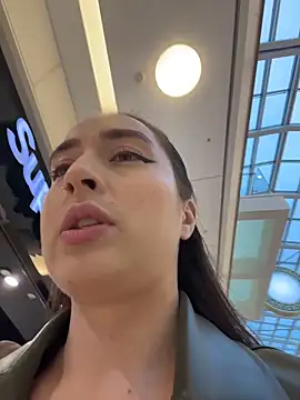 Snapshot of Holly_Play chatting on October 26, 2025, 10:15 am Holly Play online show from October 26, 2025, 10:15 am