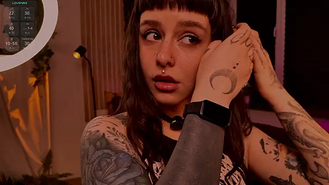 MichaellaMoon online show from February 21, 2026, 5:04 pm