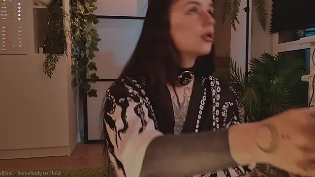 MichaellaMoon online show from November 8, 2025, 5:16 pm