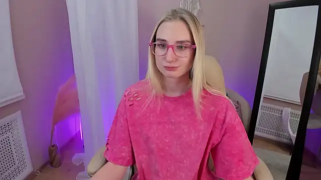 Snapshot of barbie_nude chatting on December 5, 2024, 6:39 pm barbie nude online show from December 5, 2024, 6:39 pm