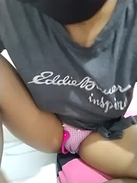 Snapshot of Thakshi_angel chatting on November 4, 2025, 4:05 am Thakshi angel online show from November 4, 2025, 4:05 am