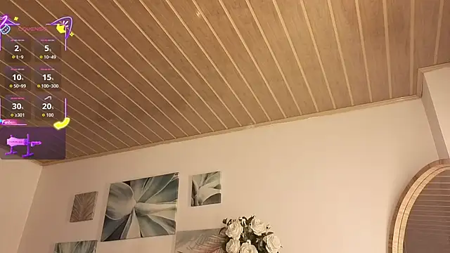 Snapshot of Coquette_Johnson chatting on September 20, 2025, 12:32 pm Coquette Johnson online show from September 20, 2025, 12:32 pm