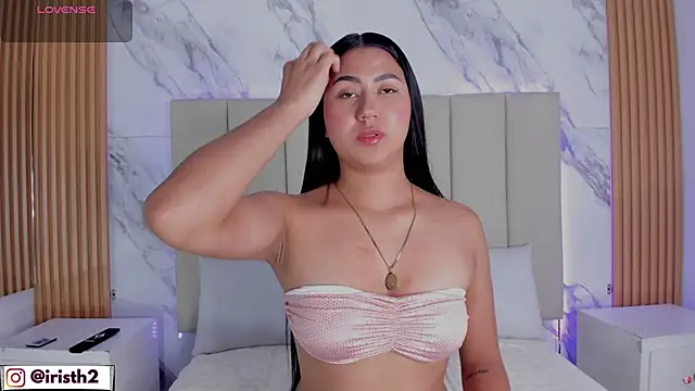 Iris Thompson  online show from February 6, 2026, 3:35 am