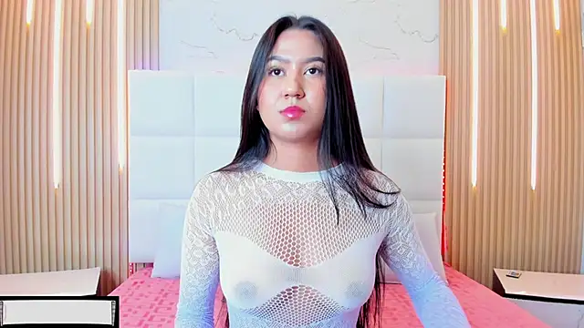 Iris Thompson  online show from November 6, 2025, 12:47 am