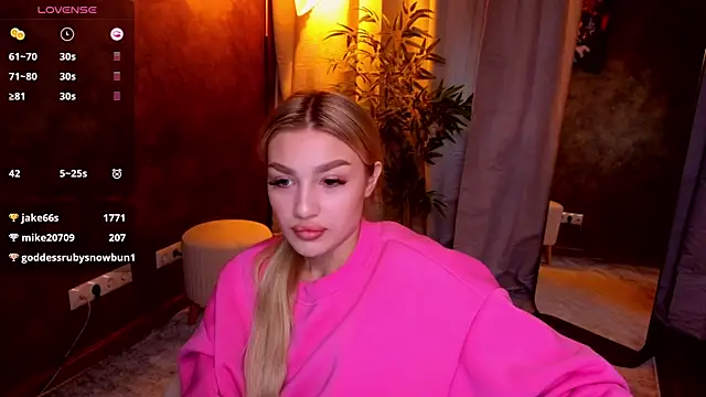 Snapshot of Ella_Milla chatting on January 23, 2025, 8:46 am Ella Milla online show from January 23, 2025, 8:46 am