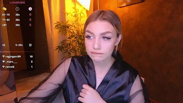 Snapshot of Ella_Milla chatting on January 9, 2025, 8:34 am Ella Milla online show from January 9, 2025, 8:34 am