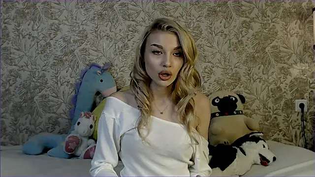 Snapshot of Ella_Milla chatting on November 13, 2025, 10:19 am Ella Milla online show from November 13, 2025, 10:19 am