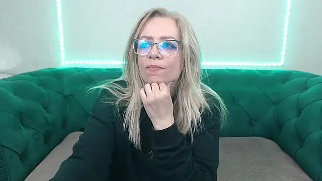 IvanaCharm online show from March 26, 2026, 4:22 am