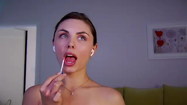 girl next door19 online show from February 20, 2025, 8:06 am