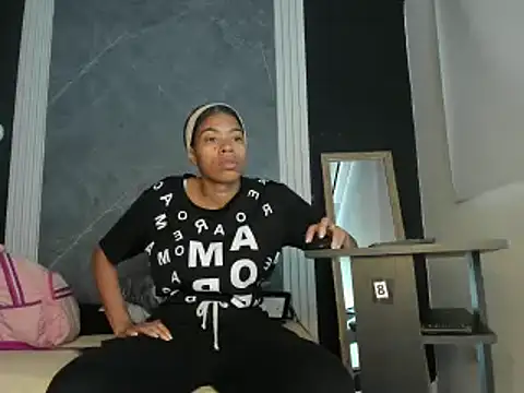 YummyDuooo online show from February 28, 2025, 12:52 pm