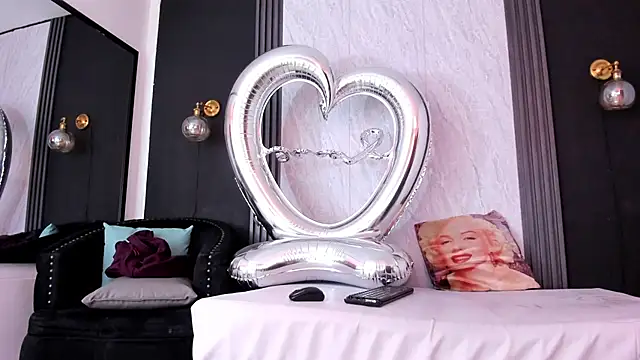 YummyDuooo online show from April 10, 2026, 11:50 am