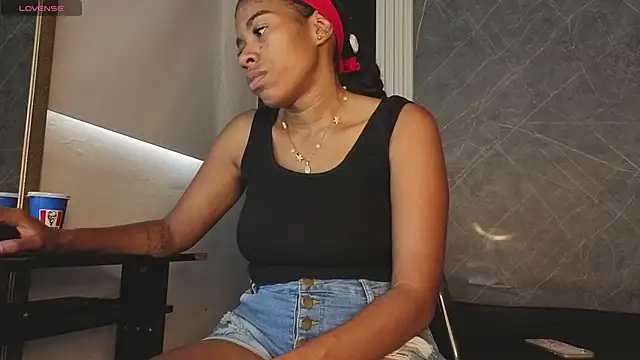 YummyDuooo online show from October 11, 2025, 5:14 pm