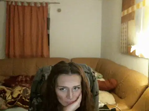Snapshot of ludovika09 chatting on May 19, 2026, 8:27 pm ludovika09 online show from May 19, 2026, 8:27 pm
