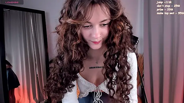 Curly Moon online show from April 21, 2026, 1:39 pm