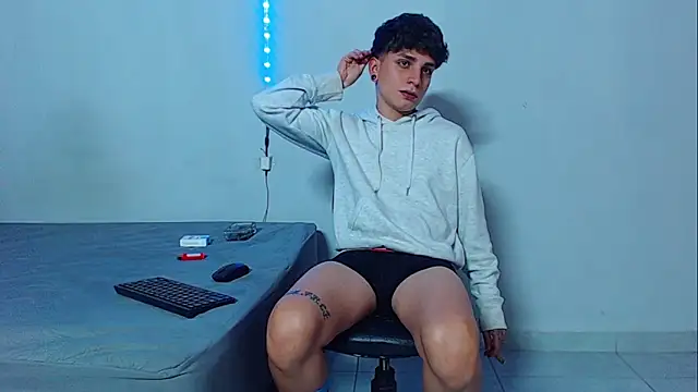 mikecoper 23 online show from October 27, 2025, 3:40 am