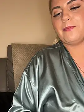 Snapshot of Blondiee3088 chatting on February 20, 2025, 8:14 pm Blondiee3088 online show from February 20, 2025, 8:14 pm