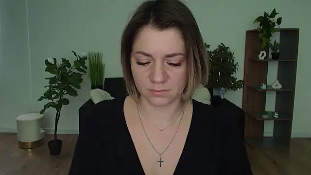 Snapshot of MariaSttone chatting on February 17, 2025, 12:38 pm MariaSttone online show from February 17, 2025, 12:38 pm