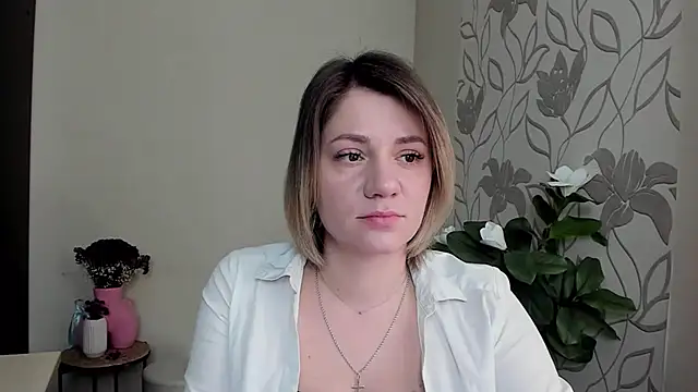 Snapshot of MariaSttone chatting on February 25, 2025, 11:43 am MariaSttone online show from February 25, 2025, 11:43 am