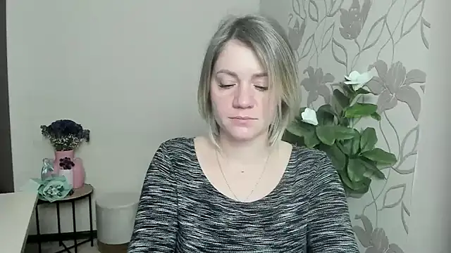 Snapshot of MariaSttone chatting on March 18, 2025, 9:32 pm MariaSttone online show from March 18, 2025, 9:32 pm