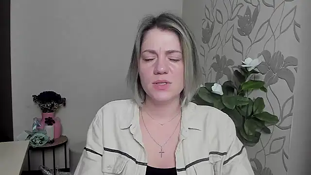 Snapshot of MariaSttone chatting on March 13, 2025, 7:28 pm MariaSttone online show from March 13, 2025, 7:28 pm