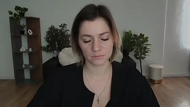 Snapshot of MariaSttone chatting on February 10, 2025, 11:57 am MariaSttone online show from February 10, 2025, 11:57 am