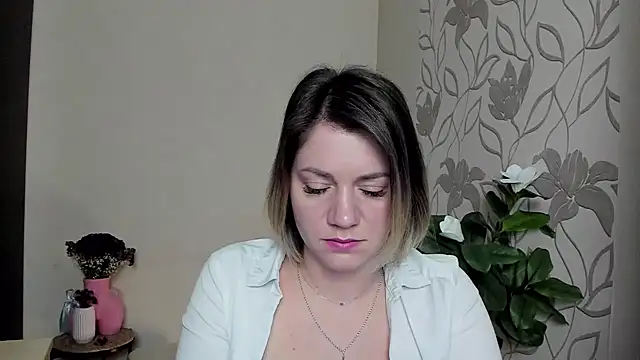 Snapshot of MariaSttone chatting on February 25, 2025, 7:27 pm MariaSttone online show from February 25, 2025, 7:27 pm