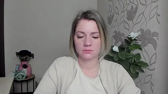 Snapshot of MariaSttone chatting on March 17, 2025, 10:19 pm MariaSttone online show from March 17, 2025, 10:19 pm