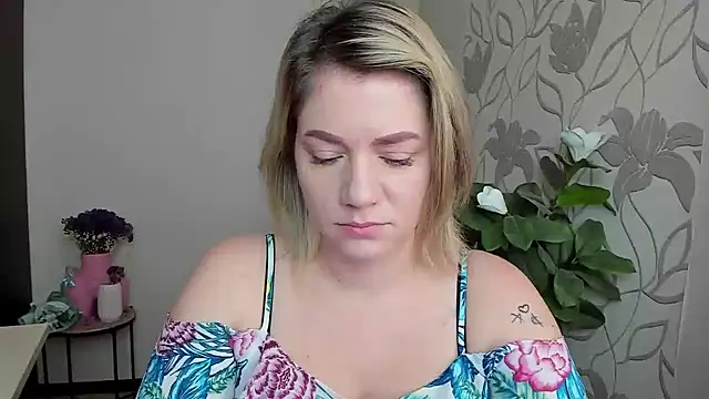 MariaSttone online show from October 20, 2025, 11:22 am