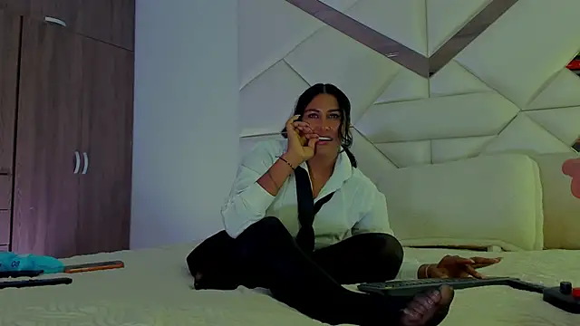 StormyButty18 online show from December 3, 2025, 1:28 am