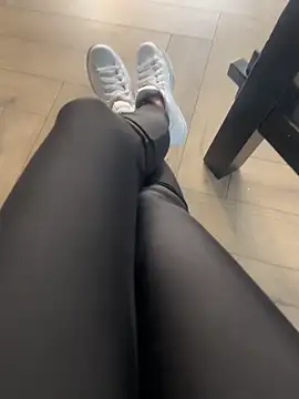 FeetVibe online show from November 5, 2025, 8:28 am