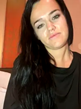 English-Chloe96 online show from November 21, 2025, 5:23 pm