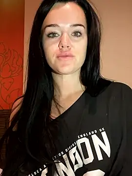 English-Chloe96 online show from January 12, 2026, 5:09 pm