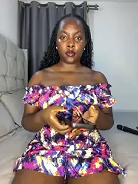 Snapshot of prettiepearl chatting on July 13, 2026, 9:25 pm prettiepearl online show from July 13, 2026, 9:25 pm