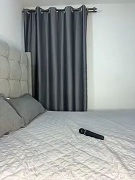 prettiepearl online show from March 28, 2026, 4:57 am