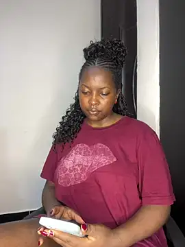Snapshot of prettiepearl chatting on April 29, 2026, 3:43 am prettiepearl online show from April 29, 2026, 3:43 am