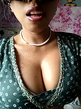 sandy naughty online show from February 7, 2026, 9:06 am