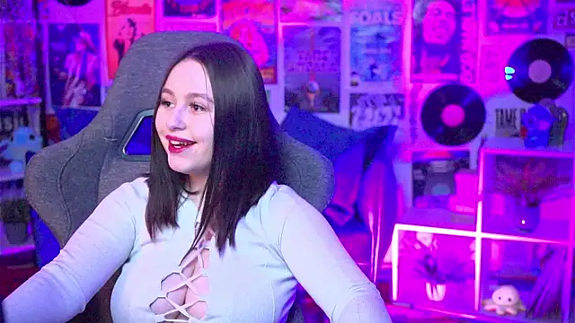 SerenaFerrera online show from January 8, 2025, 8:50 pm