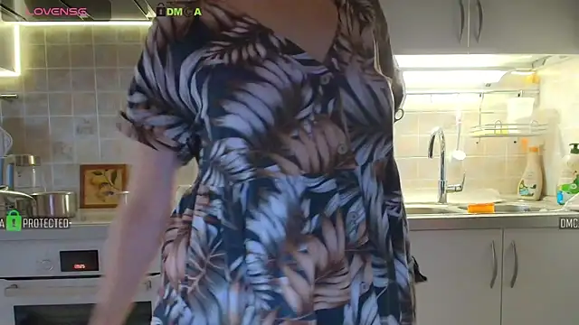 MilfeaN online show from October 6, 2025, 6:25 am